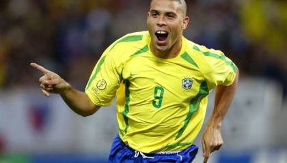  美因茨射手登顶射手榜首  