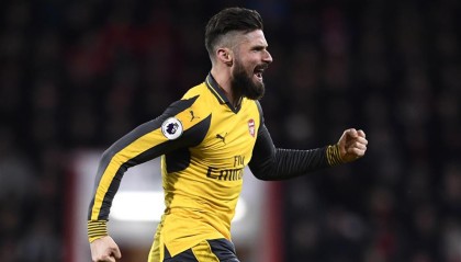  阿森纳门将低级失误，伯恩茅斯补时扳平抢关键一分  