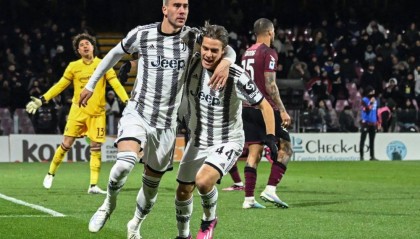  弗拉霍维奇戴帽佛罗伦萨强势重返欧冠区  