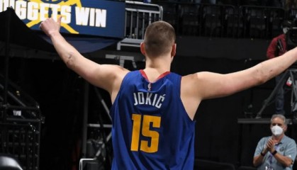  约基奇蝉联常规赛MVP创历史  