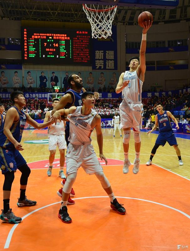  罗伊斯复出首战助攻戴帽激活进攻线  